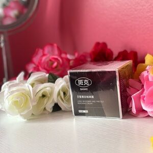 Banke Whitening and Freckle Removing Cream